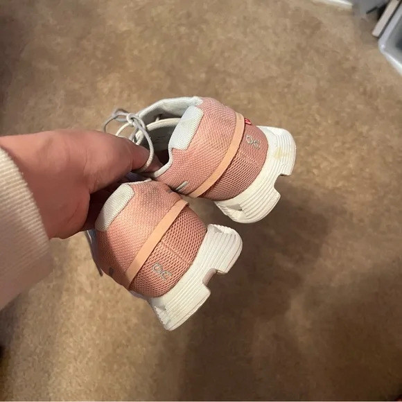 On Running Cloud 5 Rose Shell Running Shoes Size 8 Women's - Picture 6 of 7